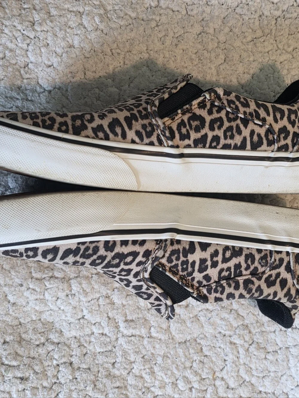 Vans Deluxe Comfort Leopard Print Slip On Shoes Womens Size 6.5 Animal Canvas